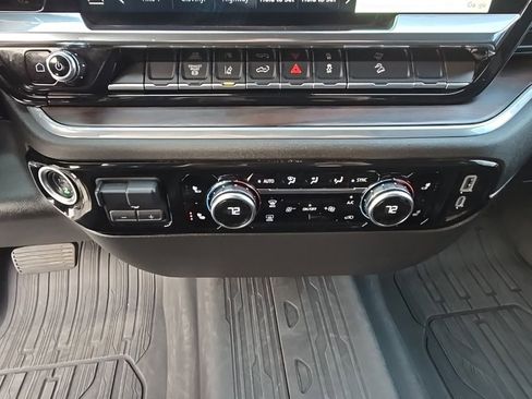 Used 2025 GMC Sierra 3500 SLT w/ X31 Off-Road Package image 16