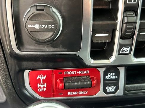 Used 2022 Jeep Wrangler Unlimited Rubicon w/ LED Lighting Group AWD/4WD image 33