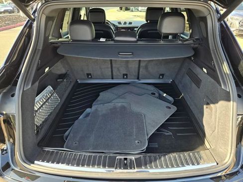 Used 2023 Porsche Cayenne Platinum Edition image 27