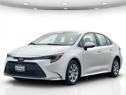 Used 2024 Toyota Corolla LE FWD image 10