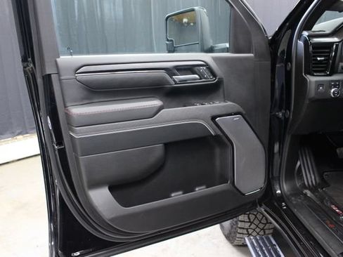 Used 2025 GMC Sierra 2500 AT4X AWD/4WD image 40