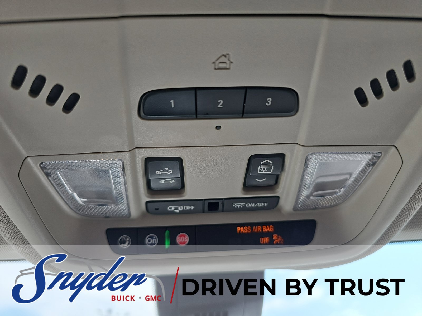 Used 2024 GMC Terrain Denali w/ Denali Premium Package AWD/4WD image 23