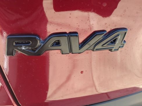 Used 2024 Toyota RAV4 XLE FWD image 9