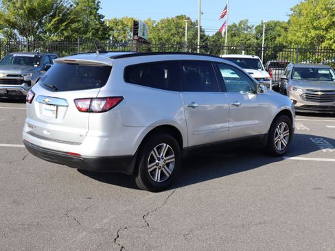Used 2017 Chevrolet Traverse LT AWD/4WD image 10