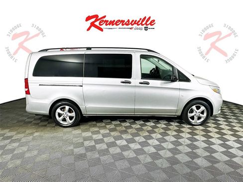 Used 2016 Mercedes-Benz Metris Passenger image 8