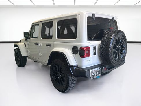 Used 2024 Jeep Wrangler Unlimited Sahara AWD/4WD image 6