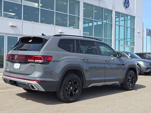New 2026 Volkswagen Atlas Peak Edition AWD/4WD image 9