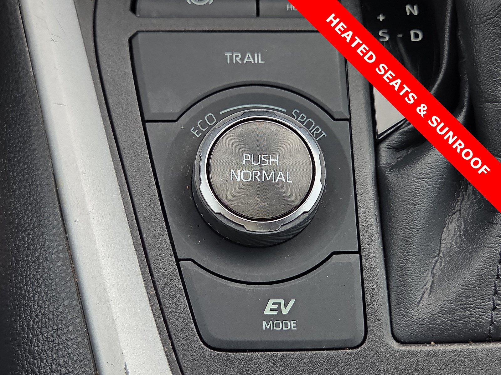 Used 2022 Toyota RAV4 XSE AWD/4WD image 19