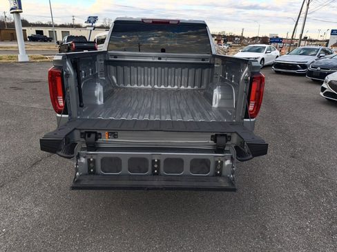 Used 2025 GMC Sierra 1500 SLT image 30