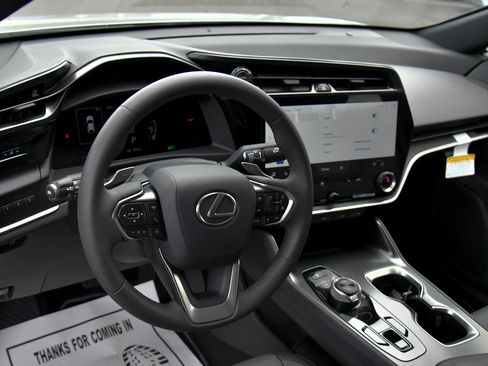 Used 2024 Lexus RZ 300e Premium image 16