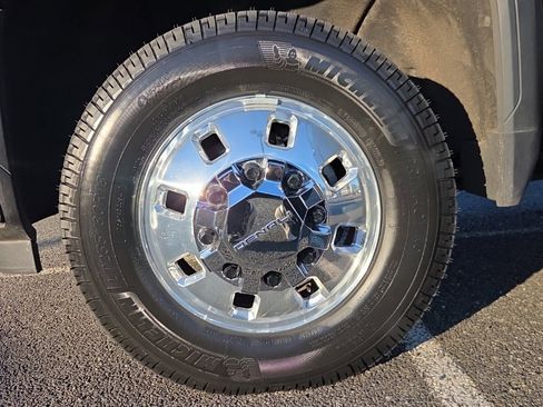 Used 2024 GMC Sierra 3500 Denali Ultimate image 28