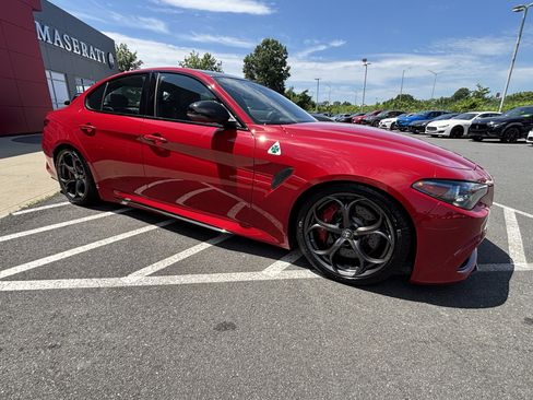 Certified 2023 Alfa Romeo Giulia Quadrifoglio RWD image 8