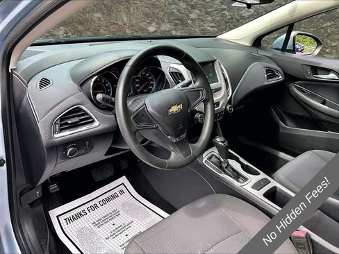 Used 2018 Chevrolet Cruze LS FWD image 9