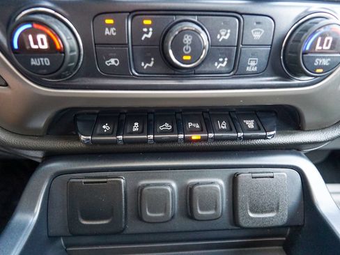 Used 2018 GMC Sierra 3500 Denali w/ Duramax Plus Package AWD/4WD image 28