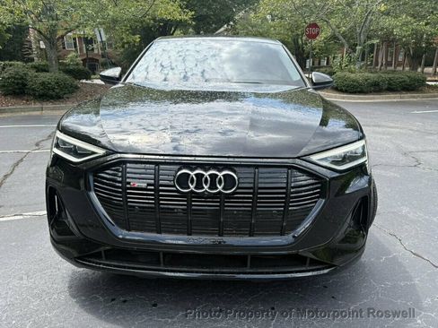 Used 2022 Audi e-tron Premium w/ Convenience Plus Package AWD/4WD image 3