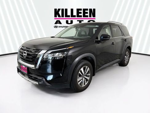 Used 2022 Nissan Pathfinder SL FWD image 3