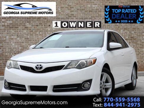 Used 2012 Toyota Camry SE image 1