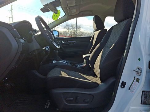 Used 2022 Nissan Rogue Sport SV image 13