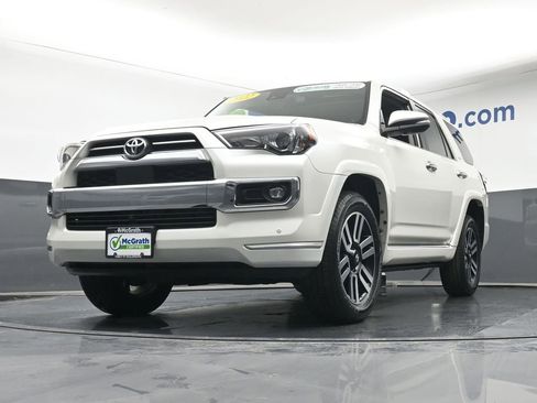 Used 2022 Toyota 4Runner Limited AWD/4WD image 6