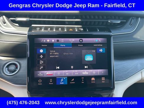 Used 2023 Jeep Grand Cherokee Limited AWD/4WD image 41
