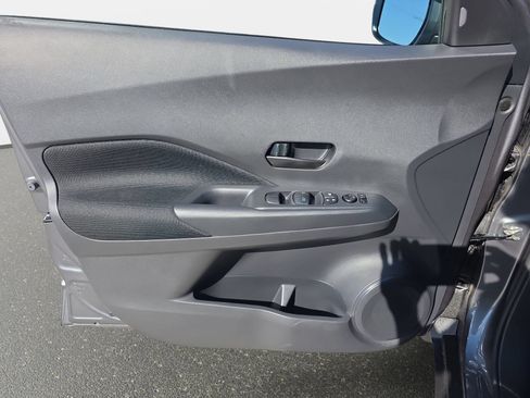 Certified 2025 Nissan Kicks Play S FWD image 25