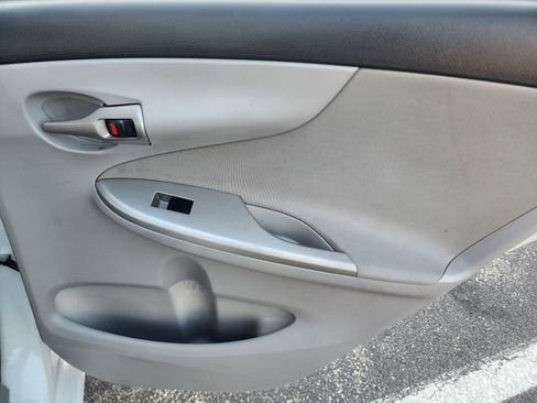 Used 2011 Toyota Corolla LE image 15