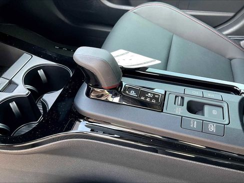 New 2025 Toyota Prius Plug-In Hybrid image 7