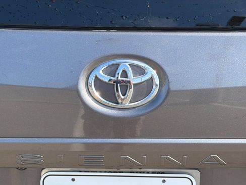 Used 2016 Toyota Sienna XLE w/ XLE Navigation Package FWD image 49