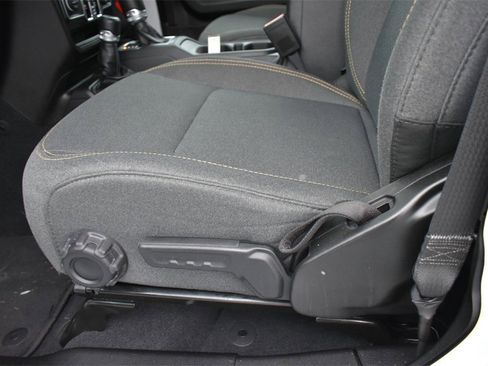 Certified 2024 Jeep Wrangler Sahara w/ Technology Group image 11