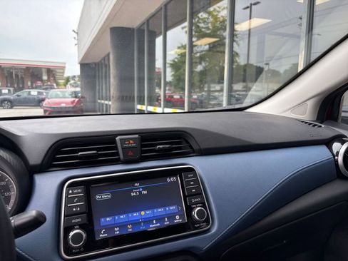 Used 2025 Nissan Versa SV FWD image 34
