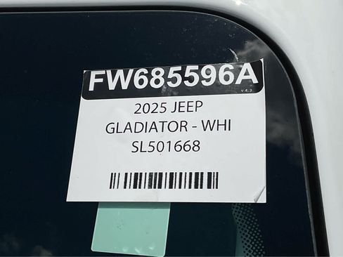 Used 2025 Jeep Gladiator Sport AWD/4WD image 30