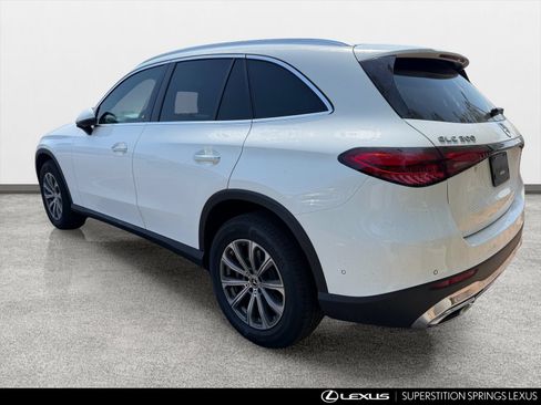 Used 2025 Mercedes-Benz GLC 300 image 7