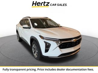 Used 2025 Chevrolet Trax LT w/ LT Convenience Package FWD video 1