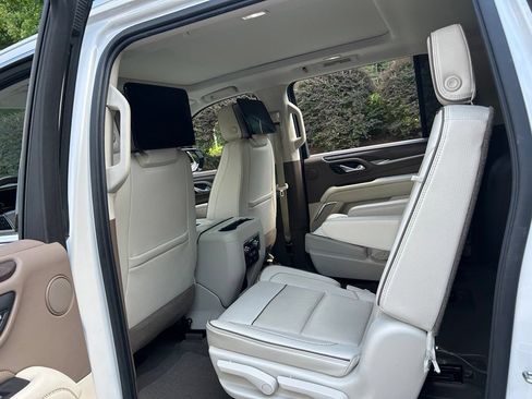Used 2021 GMC Yukon XL Denali w/ Denali Premium Package AWD/4WD image 44