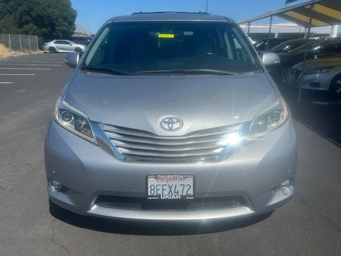 Certified 2017 Toyota Sienna Limited Premium image 4
