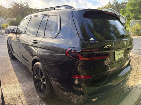 Used 2026 BMW X7 xDrive40i w/ Executive Package AWD/4WD image 2