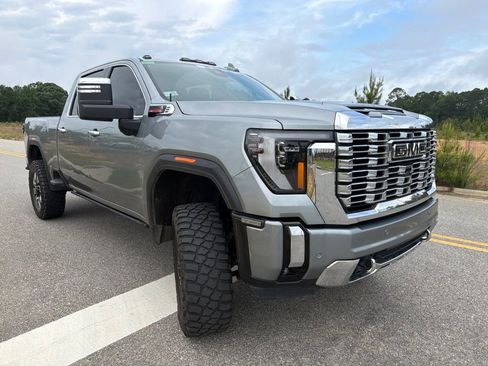 Used 2024 GMC Sierra 2500 Denali w/ Denali Reserve Package AWD/4WD image 14