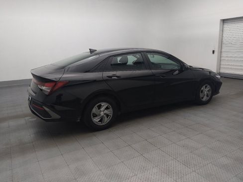 Used 2025 Hyundai Elantra SE FWD image 10