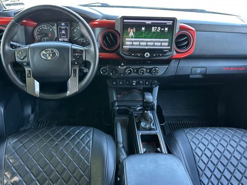Used 2018 Toyota Tacoma TRD Sport w/ Technology Package RWD image 4