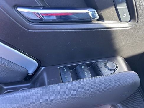 Used 2024 Chevrolet Colorado Z71 w/ Z71 Convenience Package 2 image 13