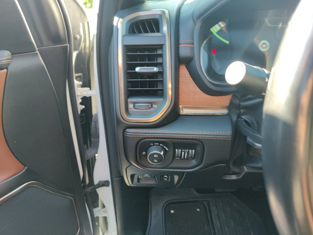 Used 2023 RAM 1500 Limited AWD/4WD image 31