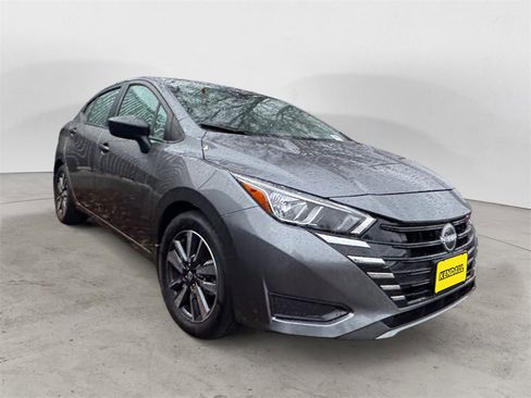 Used 2023 Nissan Versa S w/ S Plus Package image 4