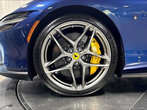 Used 2022 Ferrari Roma RWD image 13