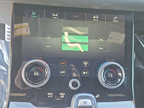 Certified 2020 Land Rover Range Rover Evoque R-Dynamic HSE AWD/4WD image 21
