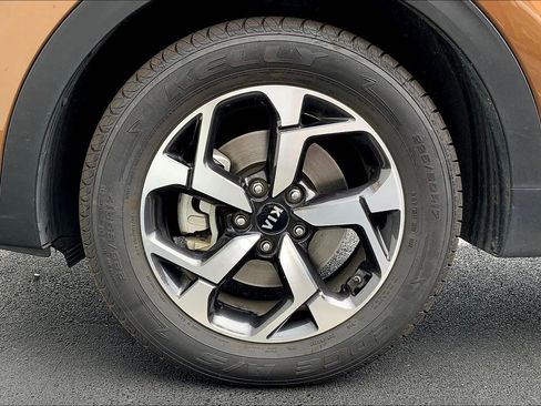 Used 2021 Kia Sportage LX image 9