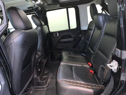 Used 2022 Jeep Wrangler Unlimited Sahara AWD/4WD image 14