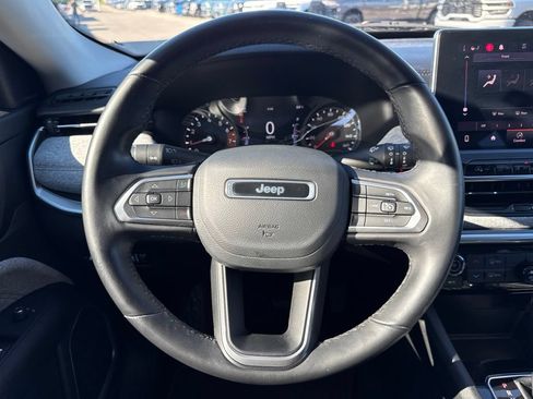 Used 2022 Jeep Compass Latitude AWD/4WD image 23