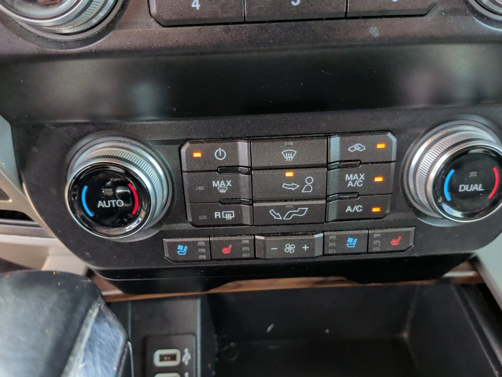 Used 2019 Ford F150 Lariat w/ Equipment Group 502A Luxury AWD/4WD image 34