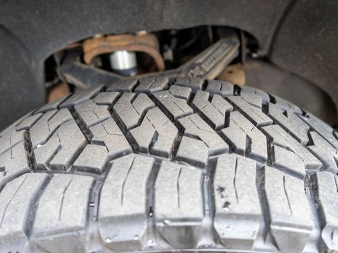 Used 2021 GMC Sierra 2500 AT4 w/ AT4 Preferred Package image 42