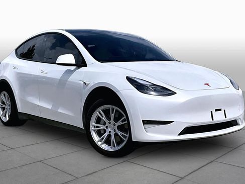 Used 2023 Tesla Model Y Long Range AWD/4WD image 2